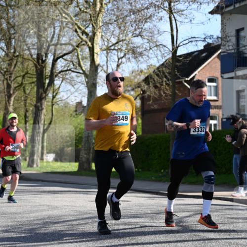 12.04.2026 - 45. Internationalen Wilhelmsburger Insellauf J. Mangold http://msf.ph/oto/9461776 12.04.2026 10:46:56 Ziel 5803, 2206, 5421, 5626, 3493, 3494, 3010, 3854, 2393, 2845, 3332, 3349, 4297, 3830, 3098, 5445, 4992, 3450, 5054, 5054, 2358, 4932, 4402, 4367 meine-sportfotos.de