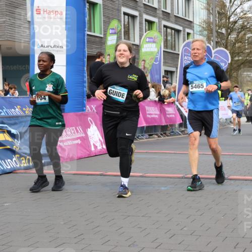 12.04.2026 - 45. Internationalen Wilhelmsburger Insellauf Strokosch-Dieckow http://msf.ph/oto/9461789 12.04.2026 13:18:22 Ziel 4104, 5465, 4998, 5332, 4203, 4202, 5836, 2759 meine-sportfotos.de