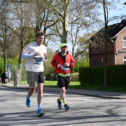 12.04.2026 - 45. Internationalen Wilhelmsburger Insellauf J. Mangold http://msf.ph/oto/9461794 12.04.2026 10:46:57 Ziel 2206, 5421, 5626, 3493, 3494, 3010, 3854, 2393, 2845, 3332, 3349, 4297, 3830, 3098, 5445, 4992, 3450, 5054, 2358, 4932, 4402, 4367 meine-sportfotos.de