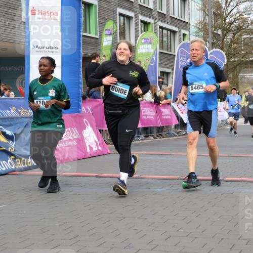 12.04.2026 - 45. Internationalen Wilhelmsburger Insellauf Strokosch-Dieckow http://msf.ph/oto/9461797 12.04.2026 13:18:22 Ziel 4104, 5465, 4998, 5332, 4203, 4202, 5836, 2759 meine-sportfotos.de