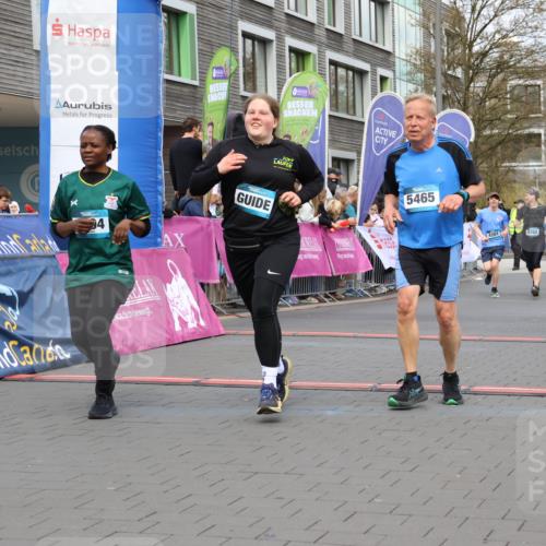12.04.2026 - 45. Internationalen Wilhelmsburger Insellauf Strokosch-Dieckow http://msf.ph/oto/9461808 12.04.2026 13:18:22 Ziel 4104, 5465, 4998, 5332, 4203, 4202, 5836, 2759 meine-sportfotos.de