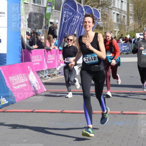12.04.2026 - 45. Internationalen Wilhelmsburger Insellauf Strokosch-Dieckow http://msf.ph/oto/9461811 12.04.2026 11:09:56 Ziel 2612, 3382, 4081, 3383, 2238 meine-sportfotos.de