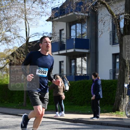 12.04.2026 - 45. Internationalen Wilhelmsburger Insellauf J. Mangold http://msf.ph/oto/9461817 12.04.2026 10:47:05 Ziel 3332, 3349, 4297, 3830, 3098, 5445, 4992, 3450, 5054, 2358, 4932, 4402, 4367, 4181, 5272, 3174, 4360, 4539 meine-sportfotos.de