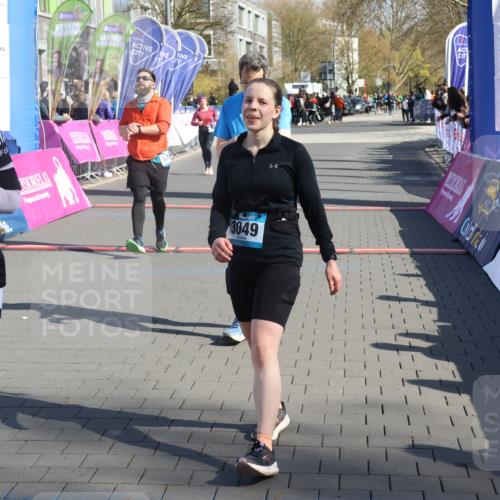 12.04.2026 - 45. Internationalen Wilhelmsburger Insellauf Strokosch-Dieckow http://msf.ph/oto/9461822 12.04.2026 10:51:49 Ziel 3049, 4263, 5769, 3572 meine-sportfotos.de