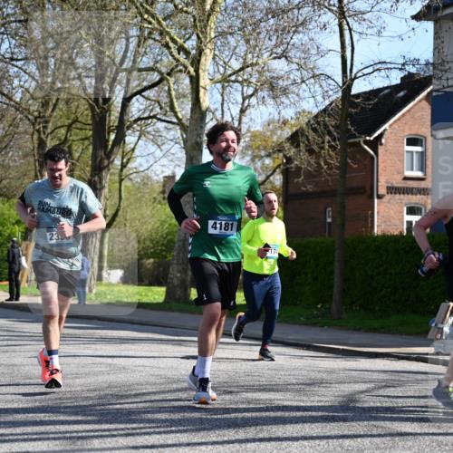 12.04.2026 - 45. Internationalen Wilhelmsburger Insellauf J. Mangold http://msf.ph/oto/9461839 12.04.2026 10:47:27 Ziel 2358, 4932, 4402, 4367, 4181, 5272, 3174, 3174, 4360, 4539, 3762, 4568, 3325, 5749, 2784, 4834, 4330, 3311, 2809, 4415, 4681, 2373, 2384, 2442, 3631, 5578, 3414 meine-sportfotos.de