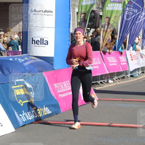 12.04.2026 - 45. Internationalen Wilhelmsburger Insellauf Strokosch-Dieckow http://msf.ph/oto/9461845 12.04.2026 10:51:53 Ziel 5769, 3572, 4503 meine-sportfotos.de