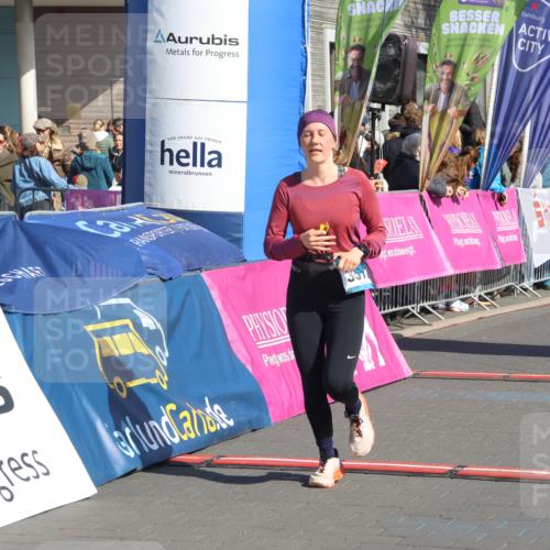 12.04.2026 - 45. Internationalen Wilhelmsburger Insellauf Strokosch-Dieckow http://msf.ph/oto/9461864 12.04.2026 10:51:53 Ziel 5769, 3572, 4503 meine-sportfotos.de