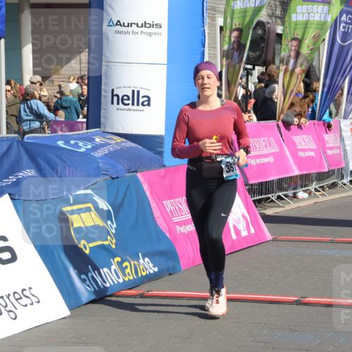 12.04.2026 - 45. Internationalen Wilhelmsburger Insellauf Strokosch-Dieckow http://msf.ph/oto/9461870 12.04.2026 10:51:53 Ziel 5769, 3572, 4503 meine-sportfotos.de