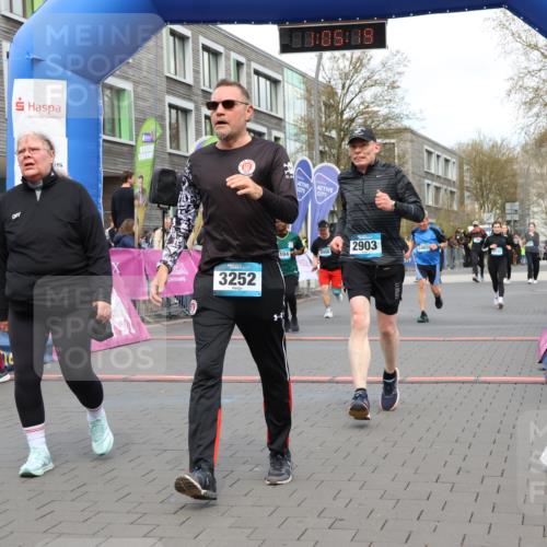 12.04.2026 - 45. Internationalen Wilhelmsburger Insellauf Strokosch-Dieckow http://msf.ph/oto/9461883 12.04.2026 13:18:18 Ziel 3272, 4690, 3252, 4697, 2903, 4104, 5465, 4998, 5332 meine-sportfotos.de