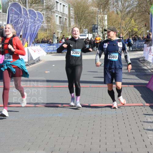 12.04.2026 - 45. Internationalen Wilhelmsburger Insellauf Strokosch-Dieckow http://msf.ph/oto/9461888 12.04.2026 11:09:57 Ziel 2612, 3382, 4081, 3383, 2238 meine-sportfotos.de