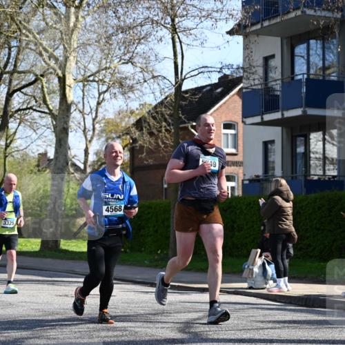 12.04.2026 - 45. Internationalen Wilhelmsburger Insellauf J. Mangold http://msf.ph/oto/9461894 12.04.2026 10:47:44 Ziel 4402, 4367, 4181, 5272, 3174, 4360, 4539, 3762, 4568, 3325, 5749, 2784, 4834, 4330, 3311, 2809, 4415, 4681, 2373, 2384, 2442, 3631, 5578, 3414, 3307, 4882, 2053, 4563, 4866, 2438, 3513, 2854, 2887, 3103, 4424 meine-sportfotos.de
