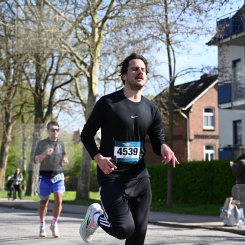 12.04.2026 - 45. Internationalen Wilhelmsburger Insellauf J. Mangold http://msf.ph/oto/9461920 12.04.2026 10:47:48 Ziel 5272, 3174, 4360, 4539, 3762, 4568, 3325, 5749, 2784, 4834, 4330, 3311, 2809, 4415, 4681, 4415, 4681, 2373, 2384, 2442, 3631, 5578, 3414, 3307, 4882, 2053, 4563, 4866, 2438, 2438, 3513, 2854, 2887, 3103, 4424, 3509, 4768, 3060 meine-sportfotos.de