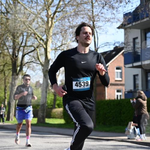 12.04.2026 - 45. Internationalen Wilhelmsburger Insellauf J. Mangold http://msf.ph/oto/9461921 12.04.2026 10:47:48 Ziel 5272, 3174, 4360, 4539, 3762, 4568, 3325, 5749, 2784, 4834, 4330, 3311, 2809, 4415, 4681, 4415, 4681, 2373, 2384, 2442, 3631, 5578, 3414, 3307, 4882, 2053, 4563, 4866, 2438, 2438, 3513, 2854, 2887, 3103, 4424, 3509, 4768, 3060 meine-sportfotos.de