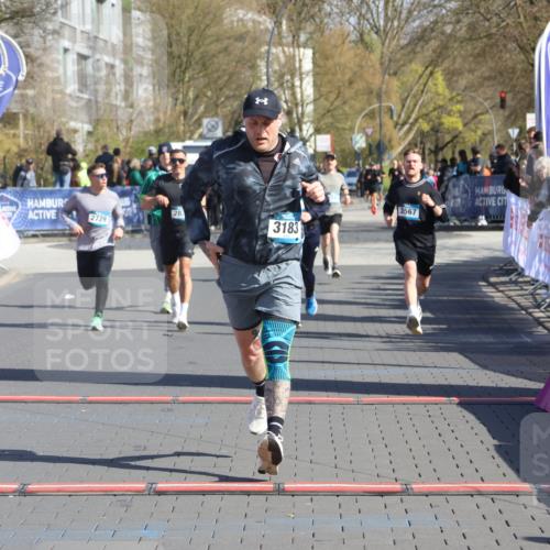 12.04.2026 - 45. Internationalen Wilhelmsburger Insellauf Strokosch-Dieckow http://msf.ph/oto/9461934 12.04.2026 10:52:10 Ziel 3183, 3567, 2729, 5553, 2837 meine-sportfotos.de