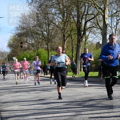 12.04.2026 - 45. Internationalen Wilhelmsburger Insellauf J. Mangold http://msf.ph/oto/9461944 12.04.2026 10:47:56 Ziel 4568, 3325, 5749, 2784, 4834, 4330, 3311, 2809, 4415, 4681, 2373, 2384, 2442, 3631, 5578, 3414, 3307, 4882, 2053, 4563, 4866, 2438, 3513, 2854, 2887, 3103, 4424, 4424, 3509, 4768, 3060, 3063, 2992, 2846, 3722, 4088, 4913 meine-sportfotos.de