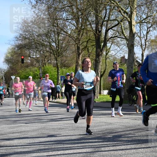 12.04.2026 - 45. Internationalen Wilhelmsburger Insellauf J. Mangold http://msf.ph/oto/9461949 12.04.2026 10:47:56 Ziel 4568, 3325, 5749, 2784, 4834, 4330, 3311, 2809, 4415, 4681, 2373, 2384, 2442, 3631, 5578, 3414, 3307, 4882, 2053, 4563, 4866, 2438, 3513, 2854, 2887, 3103, 4424, 4424, 3509, 4768, 3060, 3063, 2992, 2846, 3722, 4088, 4913 meine-sportfotos.de