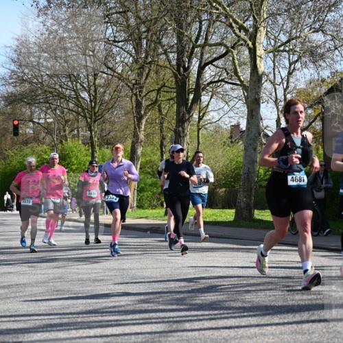 12.04.2026 - 45. Internationalen Wilhelmsburger Insellauf J. Mangold http://msf.ph/oto/9461973 12.04.2026 10:47:58 Ziel 4568, 3325, 5749, 2784, 4834, 4330, 3311, 2809, 4415, 4681, 2373, 2384, 2442, 3631, 5578, 3414, 3307, 4882, 2053, 4563, 4866, 2438, 3513, 2854, 2887, 3103, 4424, 3509, 4768, 3060, 3063, 2992, 2846, 3722, 4088, 4913, 4675 meine-sportfotos.de