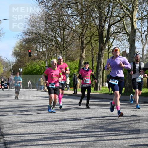 12.04.2026 - 45. Internationalen Wilhelmsburger Insellauf J. Mangold http://msf.ph/oto/9461988 12.04.2026 10:47:59 Ziel 5749, 2784, 4834, 4330, 3311, 2809, 4415, 4681, 2373, 2384, 2442, 3631, 5578, 3414, 3307, 4882, 2053, 4563, 4866, 2438, 3513, 2854, 2887, 3103, 4424, 3509, 4768, 3509, 4768, 3060, 3063, 2992, 2846, 3722, 4088, 4913, 4675, 3007 meine-sportfotos.de