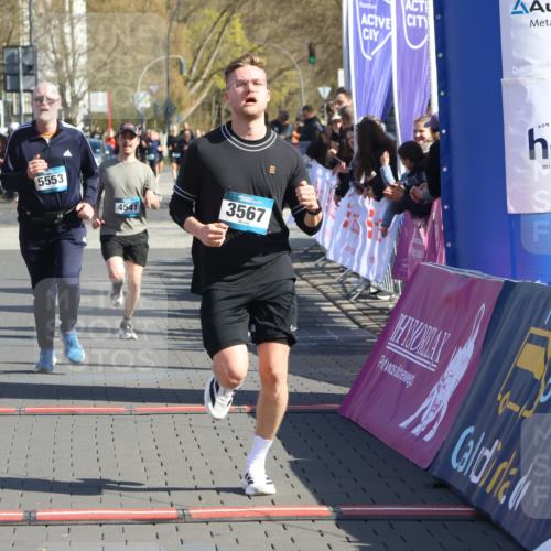 12.04.2026 - 45. Internationalen Wilhelmsburger Insellauf Strokosch-Dieckow http://msf.ph/oto/9461995 12.04.2026 10:52:12 Ziel 3183, 3567, 2729, 5553, 2837, 4541, 2432 meine-sportfotos.de