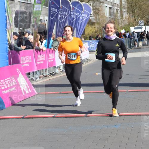 12.04.2026 - 45. Internationalen Wilhelmsburger Insellauf Strokosch-Dieckow http://msf.ph/oto/9462014 12.04.2026 11:10:08 Ziel 2321, 5367 meine-sportfotos.de
