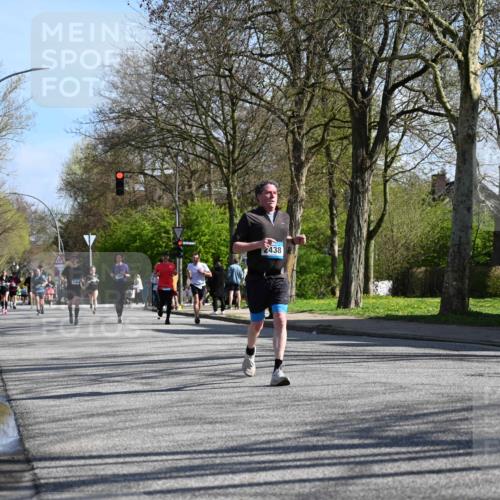 12.04.2026 - 45. Internationalen Wilhelmsburger Insellauf J. Mangold http://msf.ph/oto/9462030 12.04.2026 10:48:07 Ziel 4834, 4330, 3311, 2809, 4415, 4681, 2373, 2384, 2442, 3631, 5578, 3414, 3307, 4882, 2053, 4563, 4866, 2438, 3513, 2854, 2887, 3103, 3103, 4424, 3509, 4768, 3060, 3063, 2992, 2846, 3722, 4088, 4913, 4675, 3007 meine-sportfotos.de