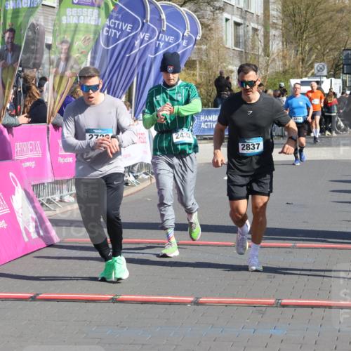 12.04.2026 - 45. Internationalen Wilhelmsburger Insellauf Strokosch-Dieckow http://msf.ph/oto/9462033 12.04.2026 10:52:14 Ziel 3183, 3567, 2729, 5553, 2837, 4541, 2432 meine-sportfotos.de