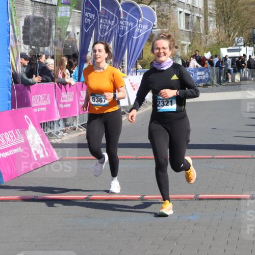 12.04.2026 - 45. Internationalen Wilhelmsburger Insellauf Strokosch-Dieckow http://msf.ph/oto/9462046 12.04.2026 11:10:08 Ziel 2321, 5367 meine-sportfotos.de