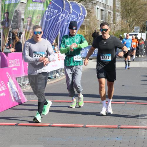 12.04.2026 - 45. Internationalen Wilhelmsburger Insellauf Strokosch-Dieckow http://msf.ph/oto/9462048 12.04.2026 10:52:14 Ziel 3183, 3567, 2729, 5553, 2837, 4541, 2432 meine-sportfotos.de