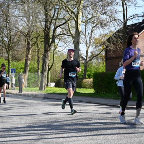 12.04.2026 - 45. Internationalen Wilhelmsburger Insellauf J. Mangold http://msf.ph/oto/9462067 12.04.2026 10:48:17 Ziel 3307, 4882, 2053, 4563, 4866, 2438, 3513, 2854, 2887, 3103, 4424, 3509, 4768, 3060, 3063, 2992, 2846, 3722, 4088, 4913, 4913, 4675, 3007, 4336, 3760, 3695, 5039, 2672, 4789, 4661, 5360, 5649 meine-sportfotos.de