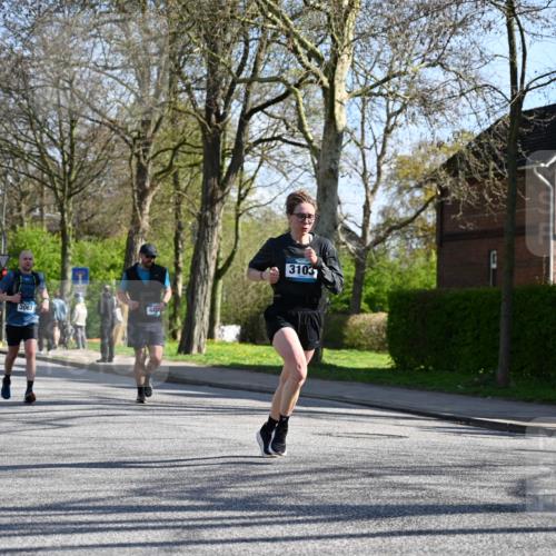 12.04.2026 - 45. Internationalen Wilhelmsburger Insellauf J. Mangold http://msf.ph/oto/9462084 12.04.2026 10:48:19 Ziel 4882, 2053, 4563, 4866, 2438, 3513, 2854, 2887, 3103, 4424, 3509, 4768, 3060, 3063, 2992, 2846, 3722, 4088, 4913, 4675, 3007, 4336, 3760, 3695, 5039, 2672, 4789, 4661, 5360, 5649, 2649, 2231, 3200 meine-sportfotos.de