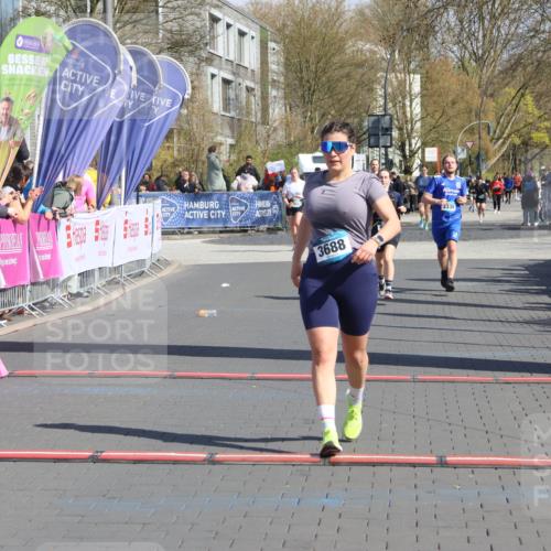 12.04.2026 - 45. Internationalen Wilhelmsburger Insellauf Strokosch-Dieckow http://msf.ph/oto/9462087 12.04.2026 11:10:18 Ziel 3688 meine-sportfotos.de