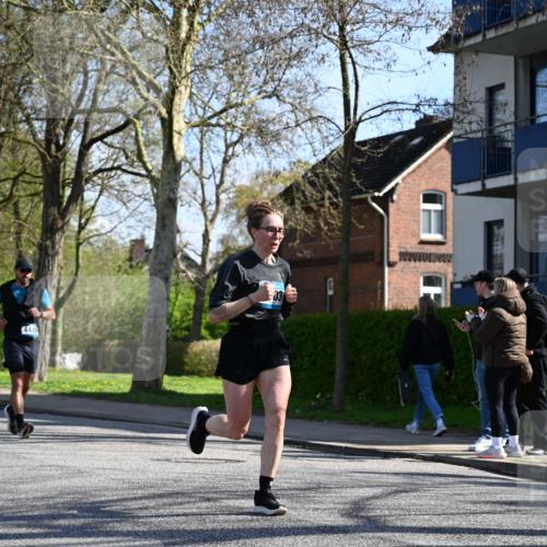 12.04.2026 - 45. Internationalen Wilhelmsburger Insellauf J. Mangold http://msf.ph/oto/9462093 12.04.2026 10:48:19 Ziel 4882, 2053, 4563, 4866, 2438, 3513, 2854, 2887, 3103, 4424, 3509, 4768, 3060, 3063, 2992, 2846, 3722, 4088, 4913, 4675, 3007, 4336, 3760, 3695, 5039, 2672, 4789, 4661, 5360, 5649, 2649, 2231, 3200 meine-sportfotos.de