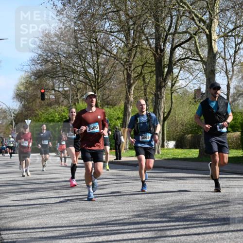 12.04.2026 - 45. Internationalen Wilhelmsburger Insellauf J. Mangold http://msf.ph/oto/9462104 12.04.2026 10:48:21 Ziel 2438, 3513, 2854, 2887, 3103, 4424, 3509, 4768, 3060, 3063, 2992, 2846, 3722, 4088, 4913, 4675, 3007, 4336, 4336, 3760, 3695, 5039, 2672, 4789, 4661, 5360, 5649, 2649, 2231, 3200 meine-sportfotos.de