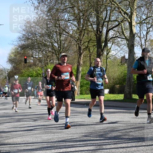12.04.2026 - 45. Internationalen Wilhelmsburger Insellauf J. Mangold http://msf.ph/oto/9462109 12.04.2026 10:48:21 Ziel 2438, 3513, 2854, 2887, 3103, 4424, 3509, 4768, 3060, 3063, 2992, 2846, 3722, 4088, 4913, 4675, 3007, 4336, 4336, 3760, 3695, 5039, 2672, 4789, 4661, 5360, 5649, 2649, 2231, 3200 meine-sportfotos.de