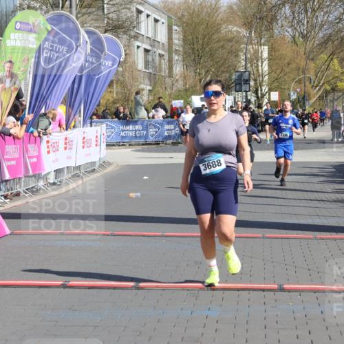 12.04.2026 - 45. Internationalen Wilhelmsburger Insellauf Strokosch-Dieckow http://msf.ph/oto/9462116 12.04.2026 11:10:19 Ziel 3688, 4080, 3335 meine-sportfotos.de