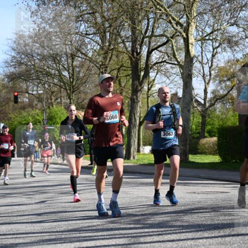 12.04.2026 - 45. Internationalen Wilhelmsburger Insellauf J. Mangold http://msf.ph/oto/9462119 12.04.2026 10:48:22 Ziel 2438, 3513, 2854, 2887, 3103, 4424, 3509, 4768, 3060, 3063, 2992, 2846, 3722, 4088, 4913, 4675, 4675, 3007, 4336, 3760, 3760, 3695, 5039, 2672, 4789, 4661, 5360, 5649, 2649, 2231, 3200 meine-sportfotos.de