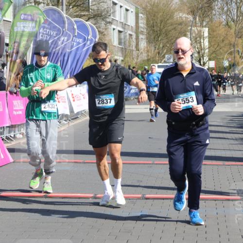 12.04.2026 - 45. Internationalen Wilhelmsburger Insellauf Strokosch-Dieckow http://msf.ph/oto/9462134 12.04.2026 10:52:15 Ziel 3567, 2729, 5553, 2837, 4541, 2432 meine-sportfotos.de