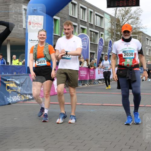 12.04.2026 - 45. Internationalen Wilhelmsburger Insellauf Strokosch-Dieckow http://msf.ph/oto/9462135 12.04.2026 13:18:03 Ziel 3455, 4194, 5717, 4804, 3604 meine-sportfotos.de