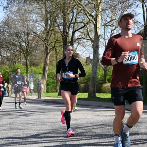 12.04.2026 - 45. Internationalen Wilhelmsburger Insellauf J. Mangold http://msf.ph/oto/9462137 12.04.2026 10:48:23 Ziel 2438, 3513, 2854, 2887, 3103, 4424, 3509, 4768, 3060, 3063, 2992, 2846, 3722, 4088, 4913, 4675, 3007, 3007, 4336, 3760, 3695, 5039, 2672, 4789, 4661, 5360, 5649, 2649, 2231, 3200, 4185, 2179 meine-sportfotos.de