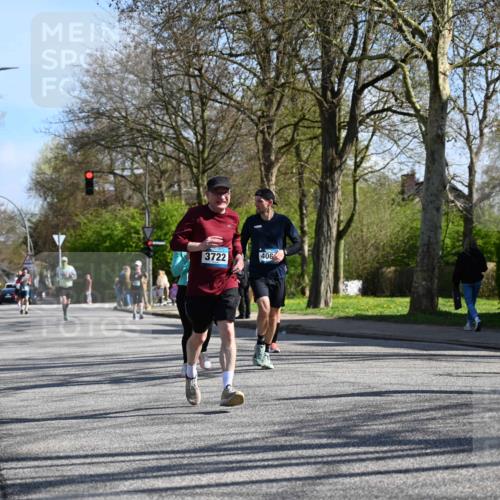 12.04.2026 - 45. Internationalen Wilhelmsburger Insellauf J. Mangold http://msf.ph/oto/9462155 12.04.2026 10:48:25 Ziel 2438, 3513, 2854, 2887, 3103, 4424, 3509, 4768, 3060, 3063, 2992, 2846, 3722, 4088, 4913, 4675, 3007, 4336, 3760, 3695, 5039, 2672, 3695, 5039, 2672, 4789, 4661, 5360, 5649, 2649, 2231, 3200, 4185, 2179 meine-sportfotos.de