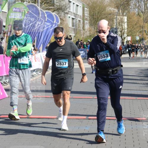 12.04.2026 - 45. Internationalen Wilhelmsburger Insellauf Strokosch-Dieckow http://msf.ph/oto/9462156 12.04.2026 10:52:15 Ziel 3567, 2729, 5553, 2837, 4541, 2432 meine-sportfotos.de