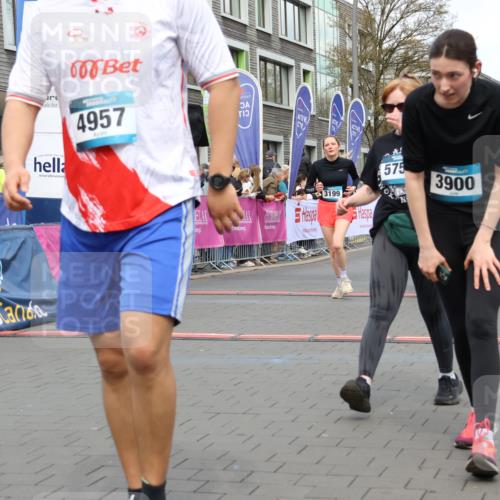 12.04.2026 - 45. Internationalen Wilhelmsburger Insellauf Strokosch-Dieckow http://msf.ph/oto/9462159 12.04.2026 13:17:58 Ziel 5759, 2030, 3199, 3453, 3455 meine-sportfotos.de