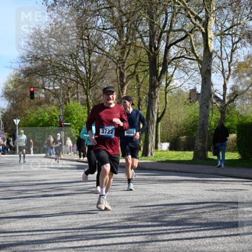 12.04.2026 - 45. Internationalen Wilhelmsburger Insellauf J. Mangold http://msf.ph/oto/9462160 12.04.2026 10:48:25 Ziel 2438, 3513, 2854, 2887, 3103, 4424, 3509, 4768, 3060, 3063, 2992, 2846, 3722, 4088, 4913, 4675, 3007, 4336, 3760, 3695, 5039, 2672, 3695, 5039, 2672, 4789, 4661, 5360, 5649, 2649, 2231, 3200, 4185, 2179 meine-sportfotos.de