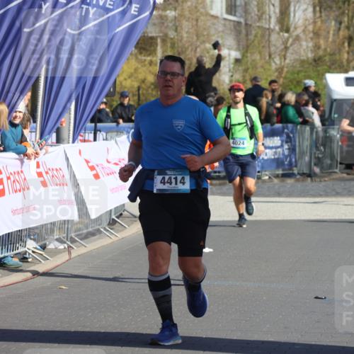 12.04.2026 - 45. Internationalen Wilhelmsburger Insellauf Strokosch-Dieckow http://msf.ph/oto/9462169 12.04.2026 10:52:20 Ziel 4414, 5671 meine-sportfotos.de