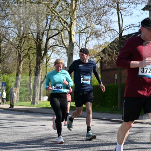 12.04.2026 - 45. Internationalen Wilhelmsburger Insellauf J. Mangold http://msf.ph/oto/9462175 12.04.2026 10:48:27 Ziel 2854, 2887, 3103, 4424, 3509, 4768, 3060, 3063, 2992, 2846, 3722, 4088, 4913, 4675, 3007, 4336, 3760, 3695, 5039, 2672, 4789, 4789, 4661, 5360, 5649, 2649, 2231, 3200, 4185, 2179 meine-sportfotos.de