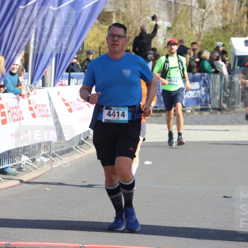 12.04.2026 - 45. Internationalen Wilhelmsburger Insellauf Strokosch-Dieckow http://msf.ph/oto/9462185 12.04.2026 10:52:20 Ziel 4414, 5671 meine-sportfotos.de