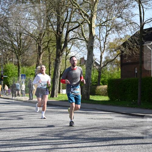 12.04.2026 - 45. Internationalen Wilhelmsburger Insellauf J. Mangold http://msf.ph/oto/9462207 12.04.2026 10:48:40 Ziel 2846, 3722, 4088, 4913, 4675, 3007, 4336, 3760, 3695, 5039, 2672, 4789, 4661, 5360, 4661, 5360, 5649, 2649, 2231, 3200, 4185, 2179, 3427, 2635, 2732, 2371 meine-sportfotos.de