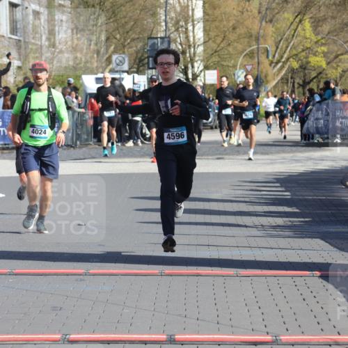 12.04.2026 - 45. Internationalen Wilhelmsburger Insellauf Strokosch-Dieckow http://msf.ph/oto/9462216 12.04.2026 10:52:24 Ziel 4414, 5671, 4596, 4024, 5789 meine-sportfotos.de