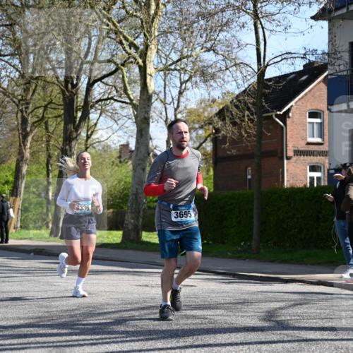 12.04.2026 - 45. Internationalen Wilhelmsburger Insellauf J. Mangold http://msf.ph/oto/9462222 12.04.2026 10:48:41 Ziel 3722, 4088, 4913, 4675, 3007, 4336, 3760, 3695, 5039, 2672, 4789, 4661, 5360, 5649, 5649, 2649, 2231, 3200, 4185, 2179, 3427, 2635, 2732, 2371 meine-sportfotos.de