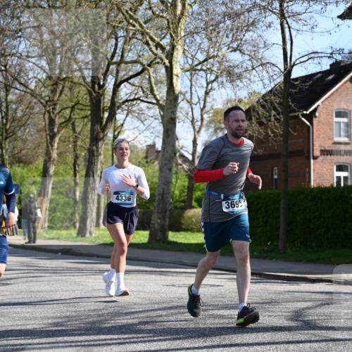 12.04.2026 - 45. Internationalen Wilhelmsburger Insellauf J. Mangold http://msf.ph/oto/9462225 12.04.2026 10:48:41 Ziel 3722, 4088, 4913, 4675, 3007, 4336, 3760, 3695, 5039, 2672, 4789, 4661, 5360, 5649, 5649, 2649, 2231, 3200, 4185, 2179, 3427, 2635, 2732, 2371 meine-sportfotos.de